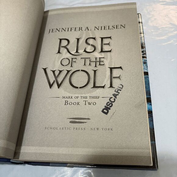 Rise of the Wolf (Mark of the Thief #2) Jennifer A. Nielsen Hardback 1st Edition - Picture 5 of 8